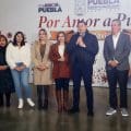 Poblanas y poblanos conviven en armonía navideña con el gobernador Alejandro Armenta