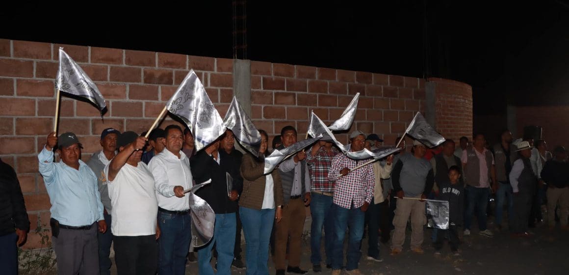 Ariadna Ayala inicia mejoramiento de caminos agrícolas en Atlixco