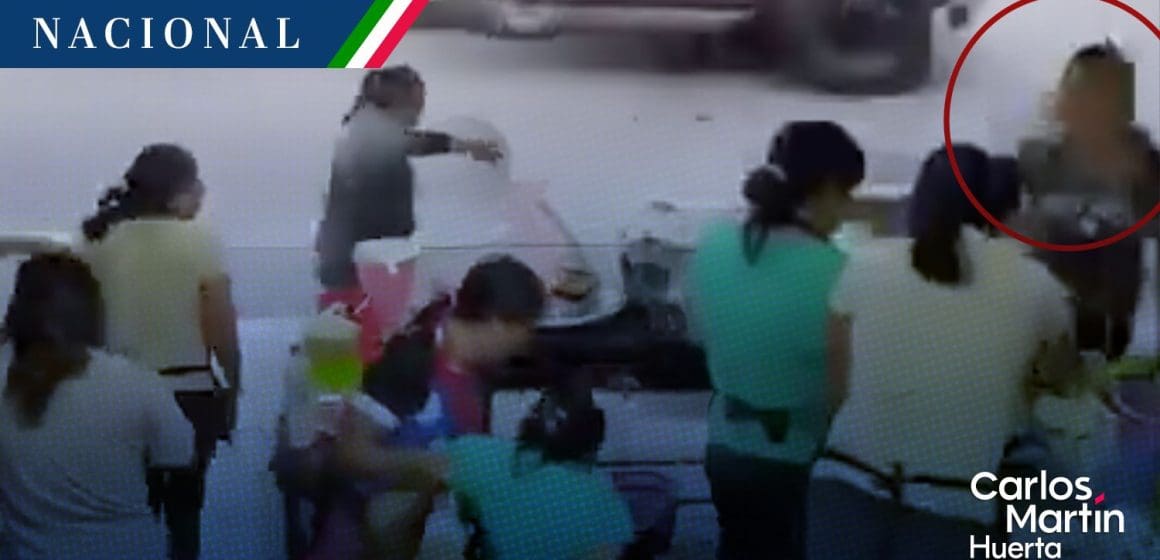 (VIDEO) Mujer lanza aceite hirviendo a empleada de negocio de comida en Xalapa