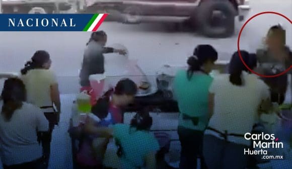 (VIDEO) Mujer lanza aceite hirviendo a empleada de negocio de comida en Xalapa