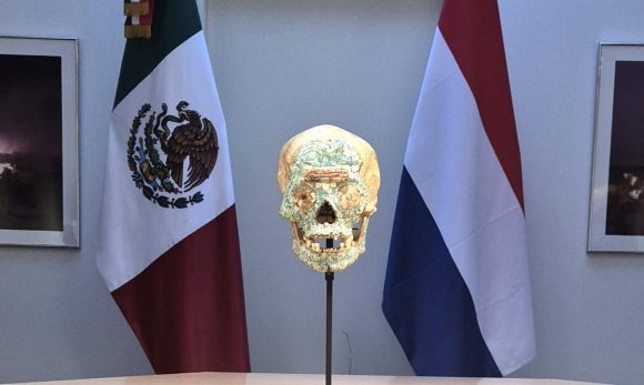 Países Bajos restituye cráneo mixteco a México