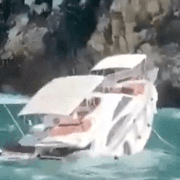 Diseño sin título (12) Yate choca contra un risco y se hunde en La Quebrada de Acapulco