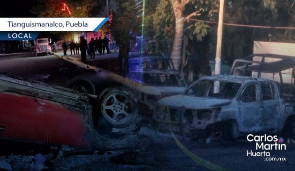 Pobladores de Tianguismanalco vandalizaron patrullas y vehículos particulares