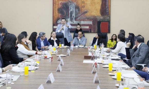 Alejandro Armenta ofrece a diputados federales trabajar “sin filias ni fobias”