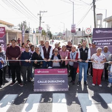 Inaugura Pepe Chedraui pavimentación de la calle Duraznos