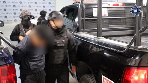 Asegura SSC a dos presuntos asaltantes de farmacias