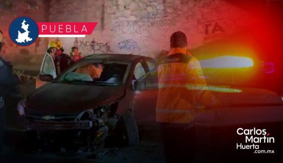 Choca chofer de Uber tras quedarse dormido por cansancio