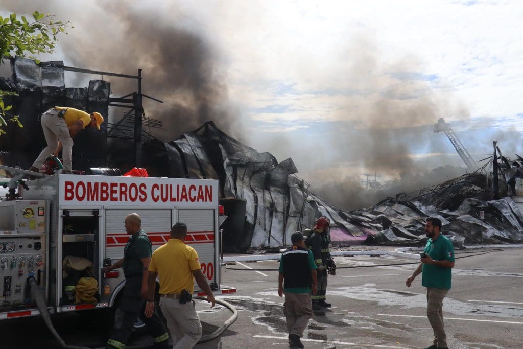 Bomberos incendio casino Culiacan