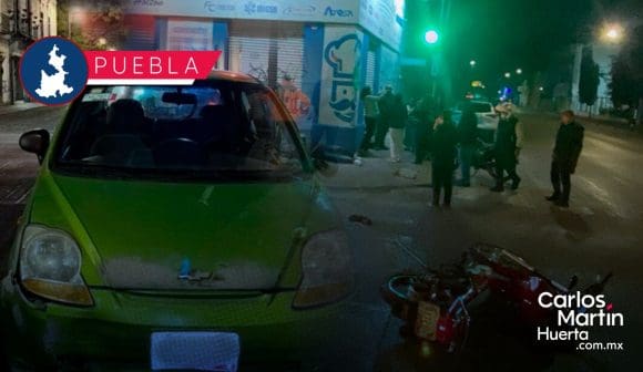 Muere motociclista tras ser impactado por auto en la 25 Poniente y 5 Sur