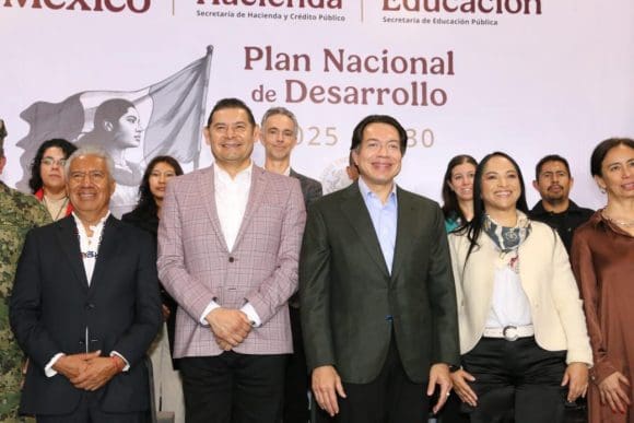 SEP y Gobierno de Puebla refuerzan diálogo para formular el Plan Nacional de Desarrollo