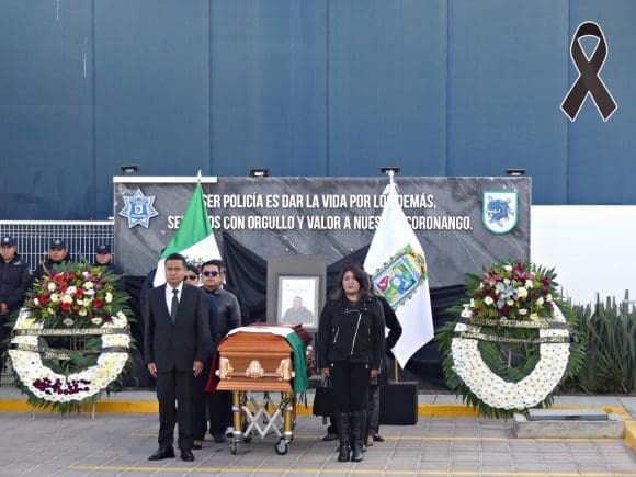 Rinden homenaje póstumo a policía de Coronango