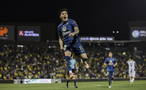 América golea a Santos en el estadio Corona