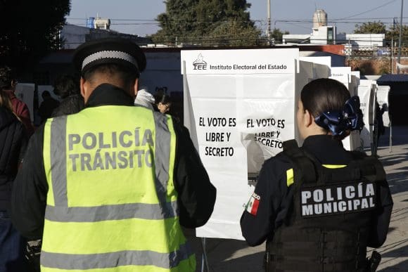 Cierra jornada de plebiscitos en Puebla capital con incidentes menores