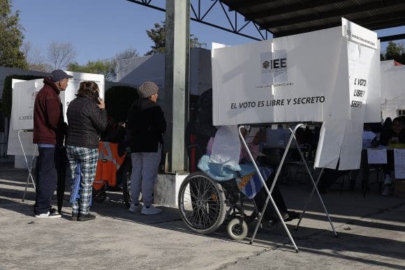 Inicia sin incidentes la jornada plebiscitaria en 17 juntas auxiliares de Puebla