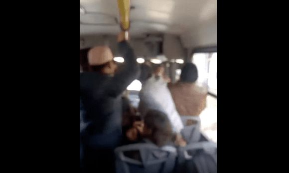 Portada A golpes, bajan a ladrones de la Ruta 45; intentaban robar un celular CMH A golpes, bajan a ladrones de la Ruta 45; intentaban robar un celular