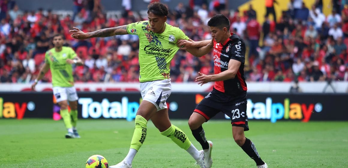 Atlas vence al Club Puebla en tiempo de compensación   
