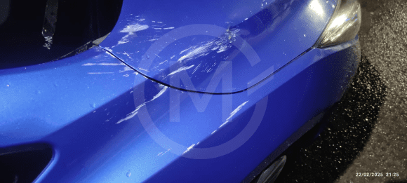  Lanzan piedras a vehículo en la salida del bulevar Hermanos Serdán; golpean un auto