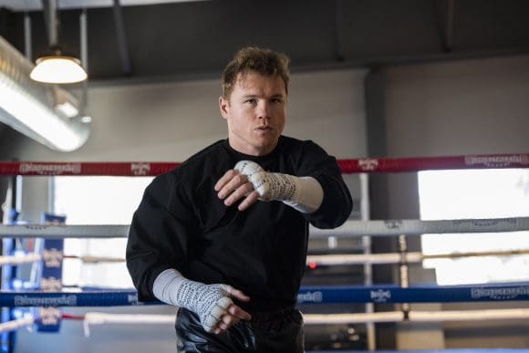 Canelo Álvarez peleará contra William Scull en Arabia Saudita