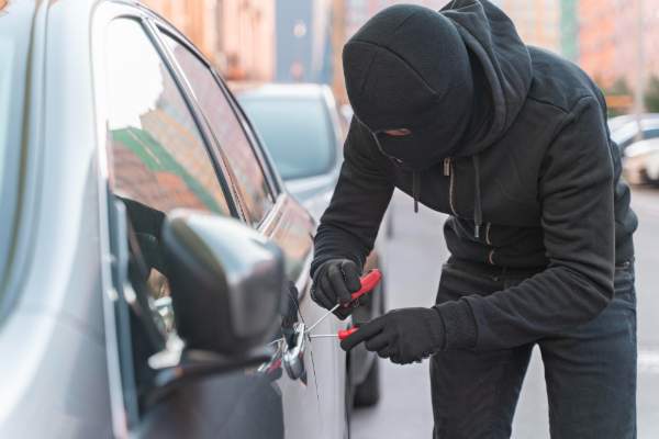 autos-robados Aumenta el robo de autos con violencia en México; Kia Rio y Volkswagen Vento, los más afectados