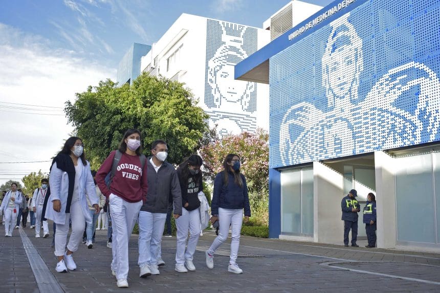 Solo 5 mil de 17 mil aspirantes avanzarán en proceso de Medicina BUAP