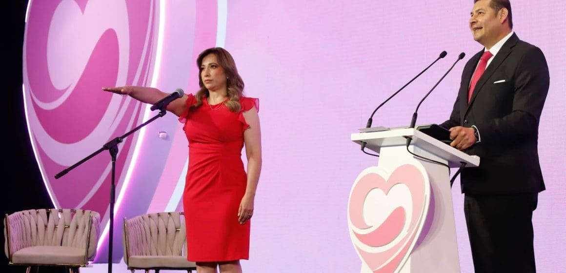 “La grandeza de Puebla reside en sus familias”: Ceci Arellano al rendir protesta como presidenta del DIF