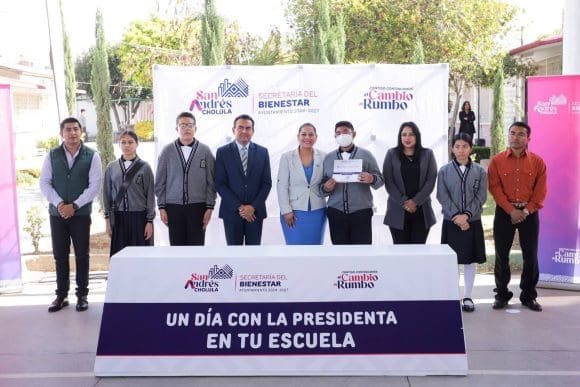 Conviven estudiantes de secundaria con la presidenta municipal de San Andrés Cholula