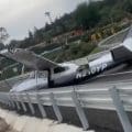 Avioneta realiza aterrizaje de emergencia en plena autopista de Hidalgo