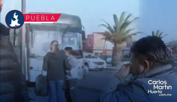 Delincuentes lanzan gas lacrimógeno a unidad de los Directos a Cholula tras asaltarlo