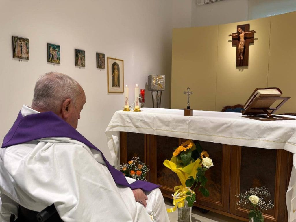 Papa Francisco primera foto Gemelli