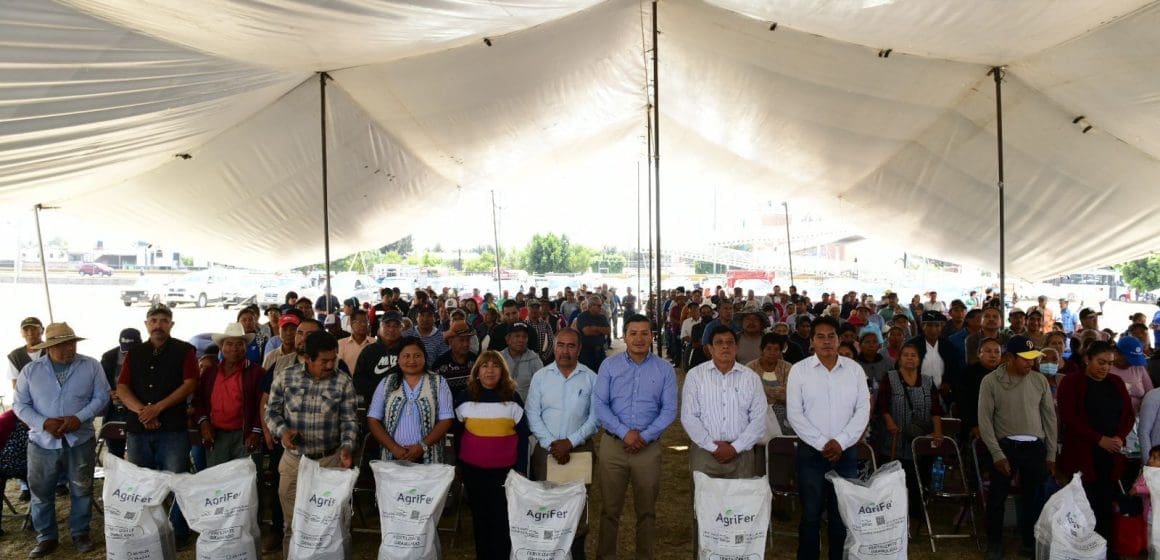 Gobierno de San Andrés Cholula impulsa la producción agrícola con entrega de fertilizante