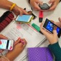 Diputadas proponen regular el uso de celulares en escuelas para combatir bullying