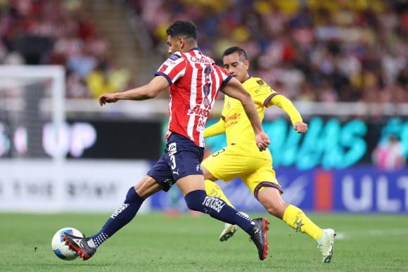 Las Chivas vencieron al América en la ida del Clásico en Concachampions