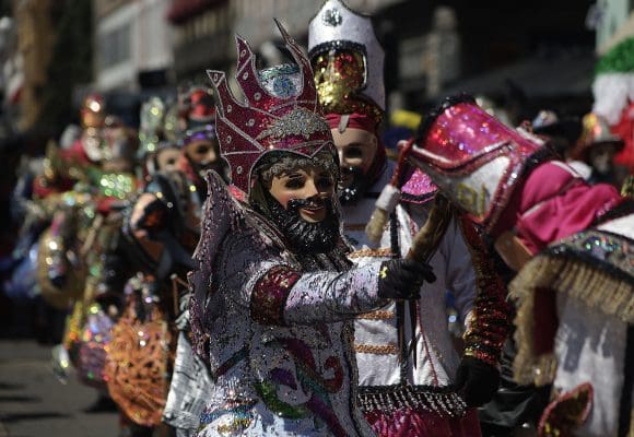 desfile-de-huehues-661650 Dónde ver Huehues en Puebla: Lista de colonias y horarios de presentaciones