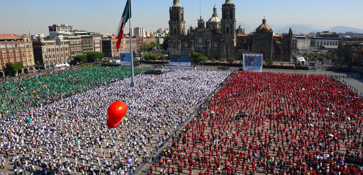 Clase Nacional de Boxeo en el Zócalo CDMX promueve paz y deporte con Claudia Sheinbaum