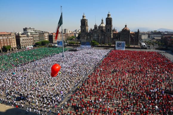 Clase Nacional de Boxeo en el Zócalo CDMX promueve paz y deporte con Claudia Sheinbaum
