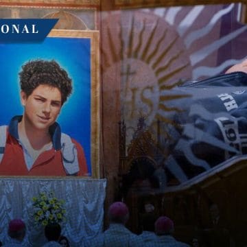 Posponen canonización de Carlo Acutis tras muerte del Papa Francisco