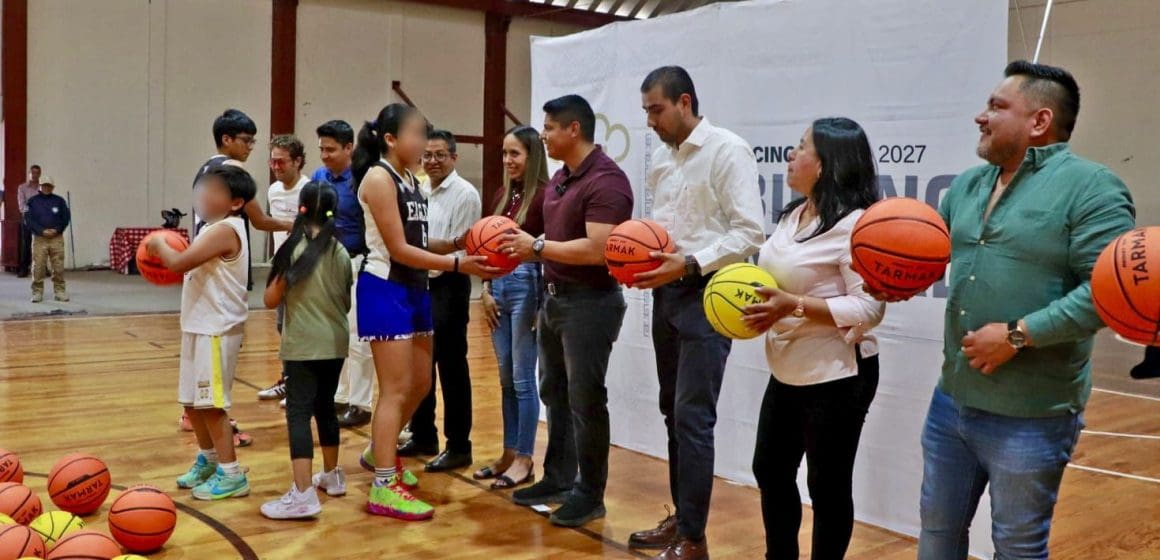 Omar Muñoz refrenda su compromiso de impulsar el deporte en Cuautlancingo
