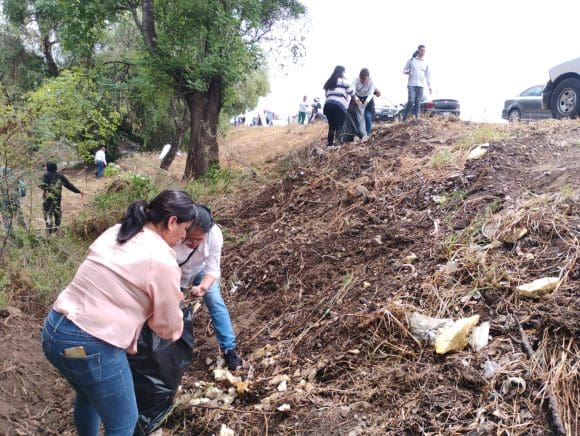 Portada Encabeza Omar Muñoz faena de limpieza en el Río Atoyac CMH Encabeza Omar Muñoz faena de limpieza en el Río Atoyac