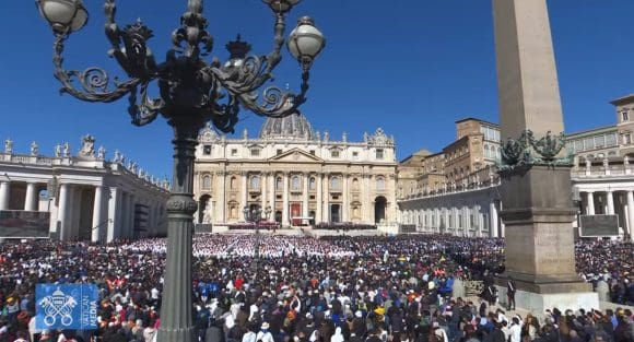 Miles lloran al Papa Francisco: Un adiós histórico en la Plaza San Pedro