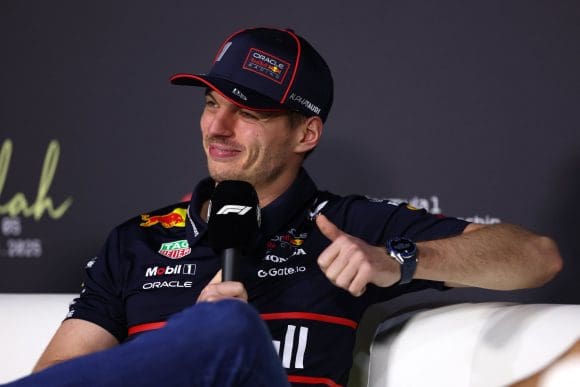 Max Verstappen se lleva la pole en Arabia Saudita