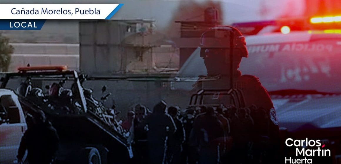 Pobladores golpean brutalmente a policías tras operativo en Cañada Morelos; hay uno grave