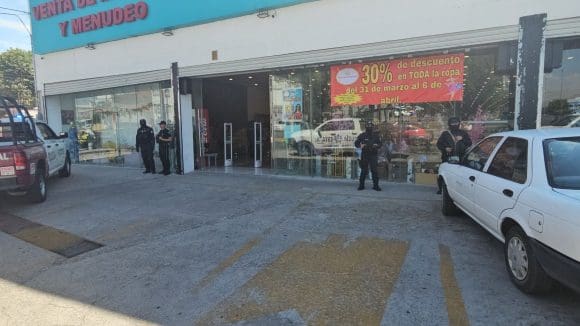 Profeco inmoviliza mercancía en Plaza Contigo de Puebla por irregularidades