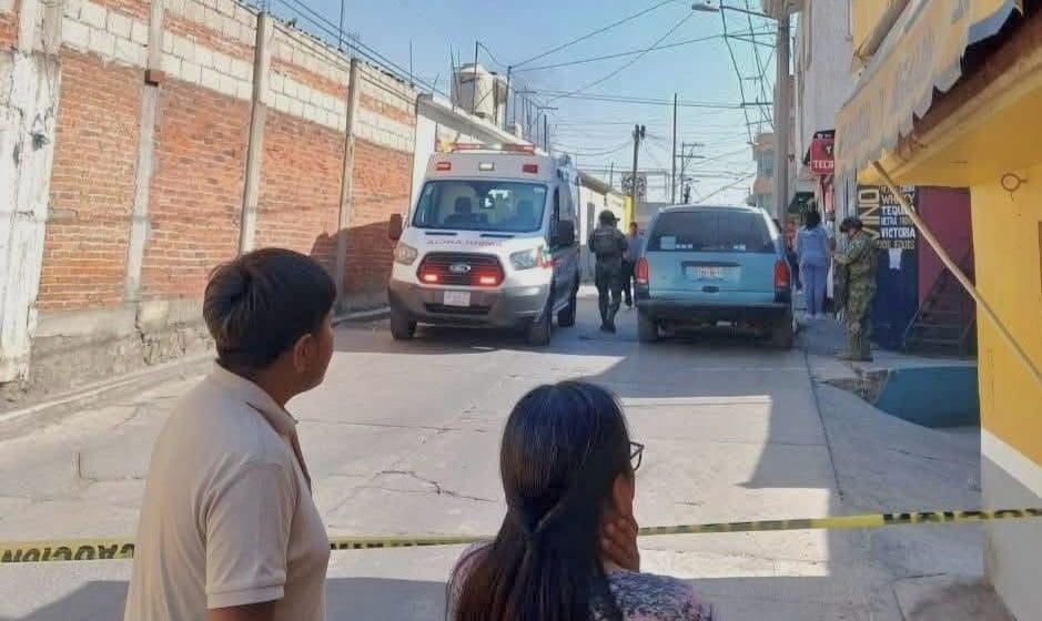 Hombre es ejecutado con ocho balazos en vinatería de San Martín Texmelucan