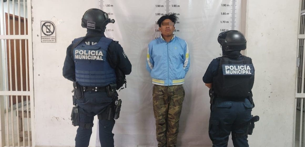 La SSCyPC de Cuautlancingo detuvo a una persona por sustraer mercancía de un Oxxo