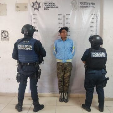 La SSCyPC de Cuautlancingo detuvo a una persona por sustraer mercancía de un Oxxo