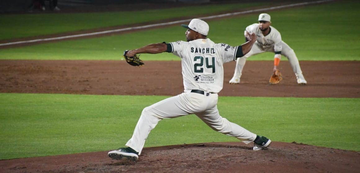 Los Pericos de Puebla sacaron la escoba ante los Piratas en el Hermanos Serdán