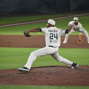Los Pericos de Puebla sacaron la escoba ante los Piratas en el Hermanos Serdán