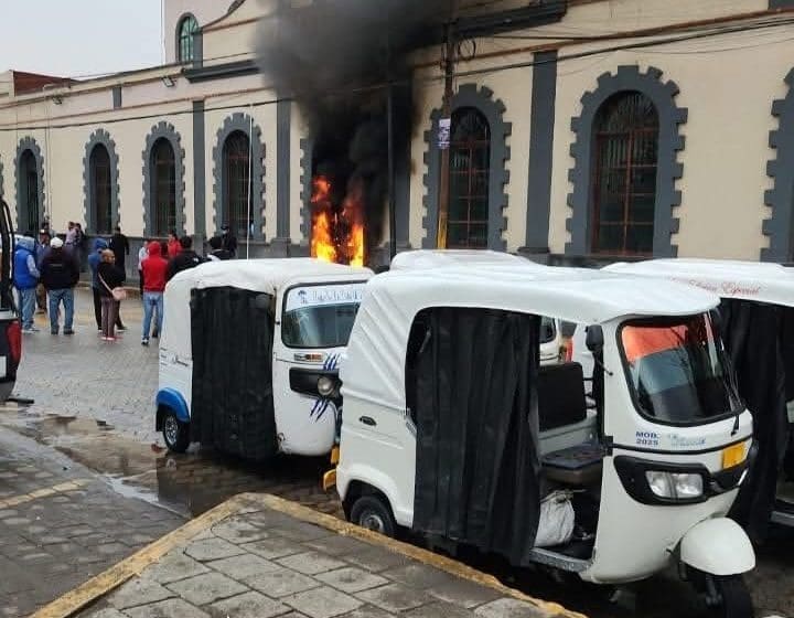 Violencia en Acatzingo: Disturbios por robo de autopartes terminan en vandalismo