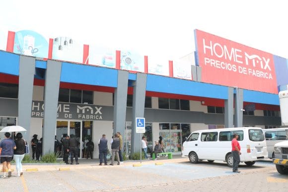 df9ac0a9-df28-4f2d-91ba-abe2f4a39a6d Decomisan más de 4,500 artículos falsificados en operativo contra comercios en Puebla