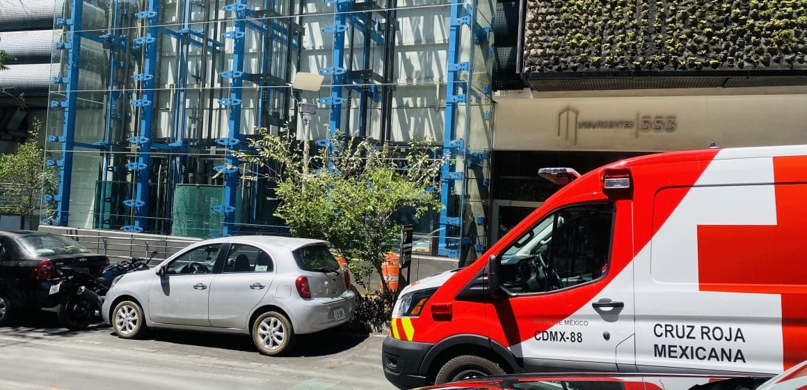 Muere trabajador tras ser aplastado por elevador en la colonia Escandón, alcaldía Miguel Hidalgo